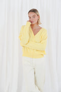 long-sleeved v-neck buttoned cardigan