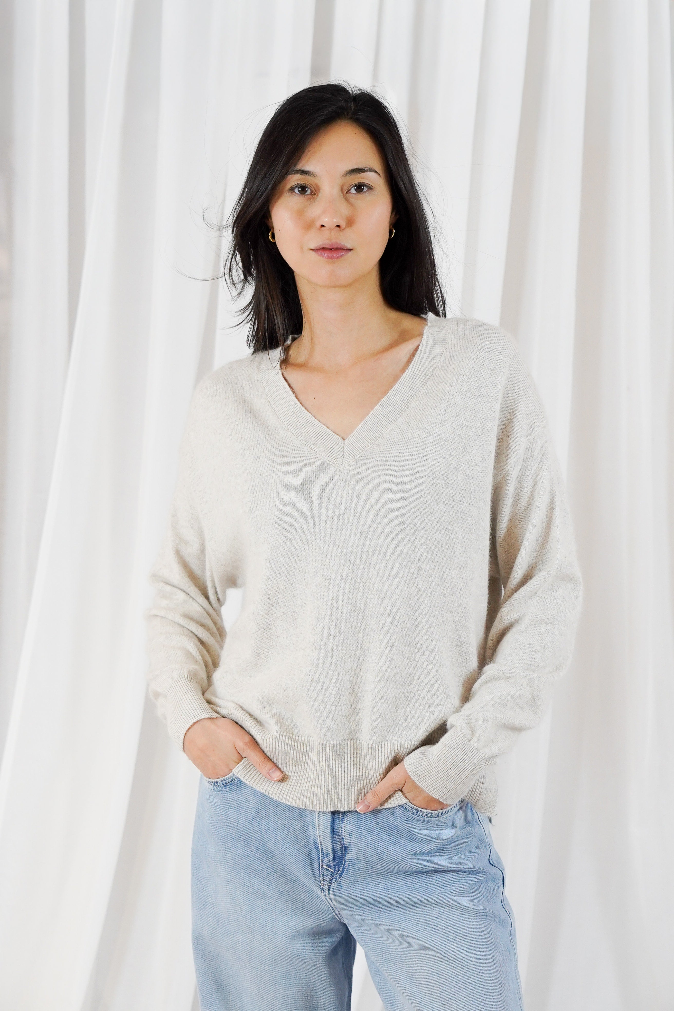 long-sleeved v-neck jumper with   Kn2303