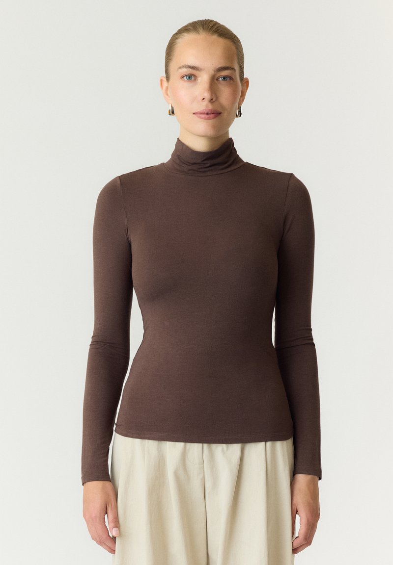 YASwoolan high neck t-shirt