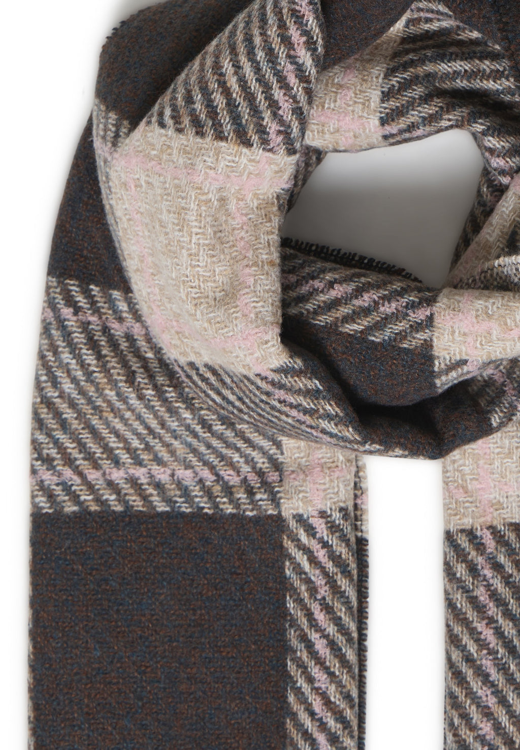 B.young scarf bywalvia