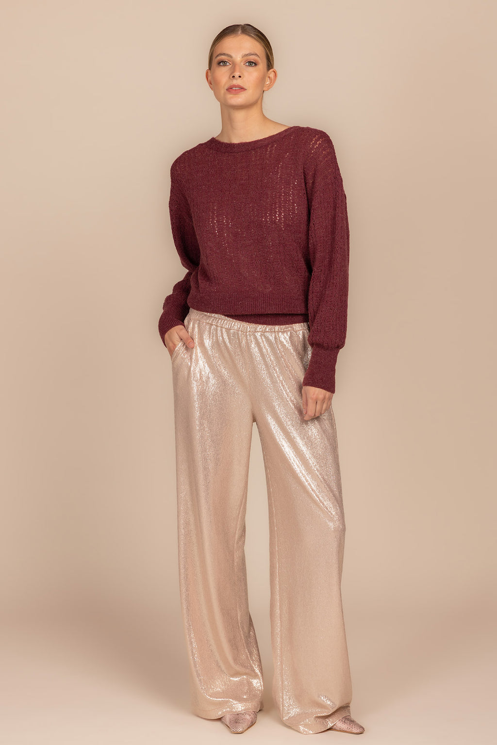 9024 Four Roses Sweater