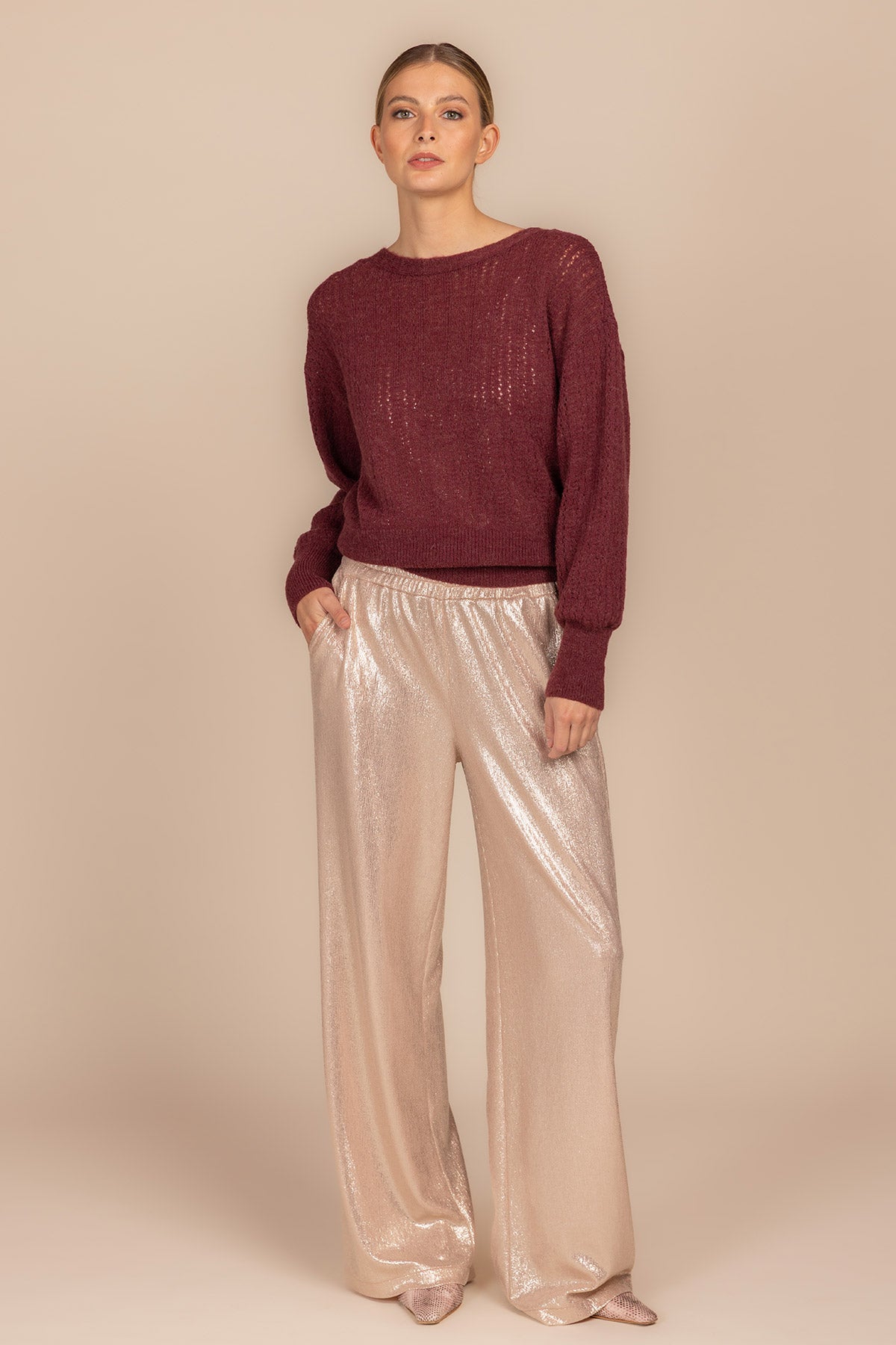 9024 Four Roses Sweater