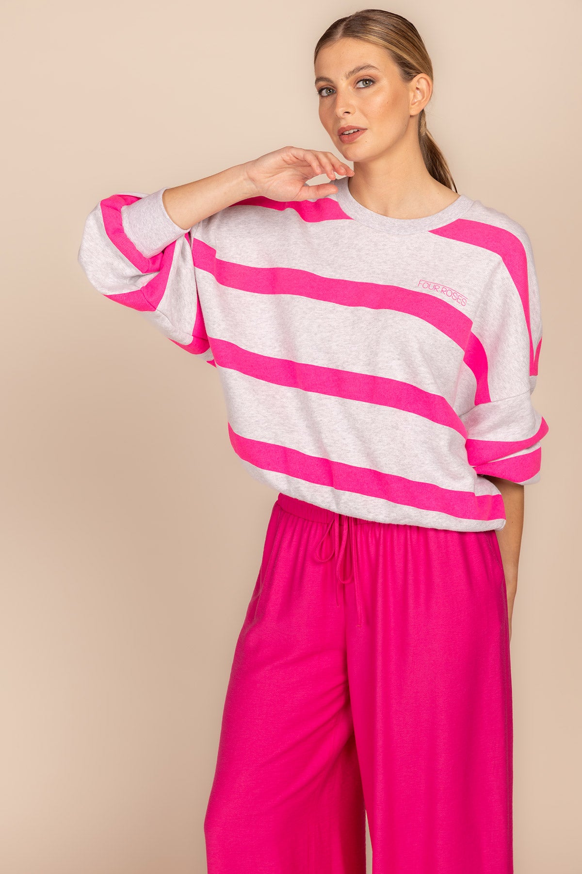9048 CAM Sweater