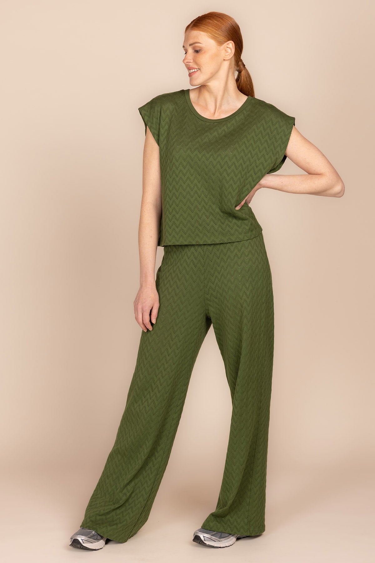 9055 Four Roses pants