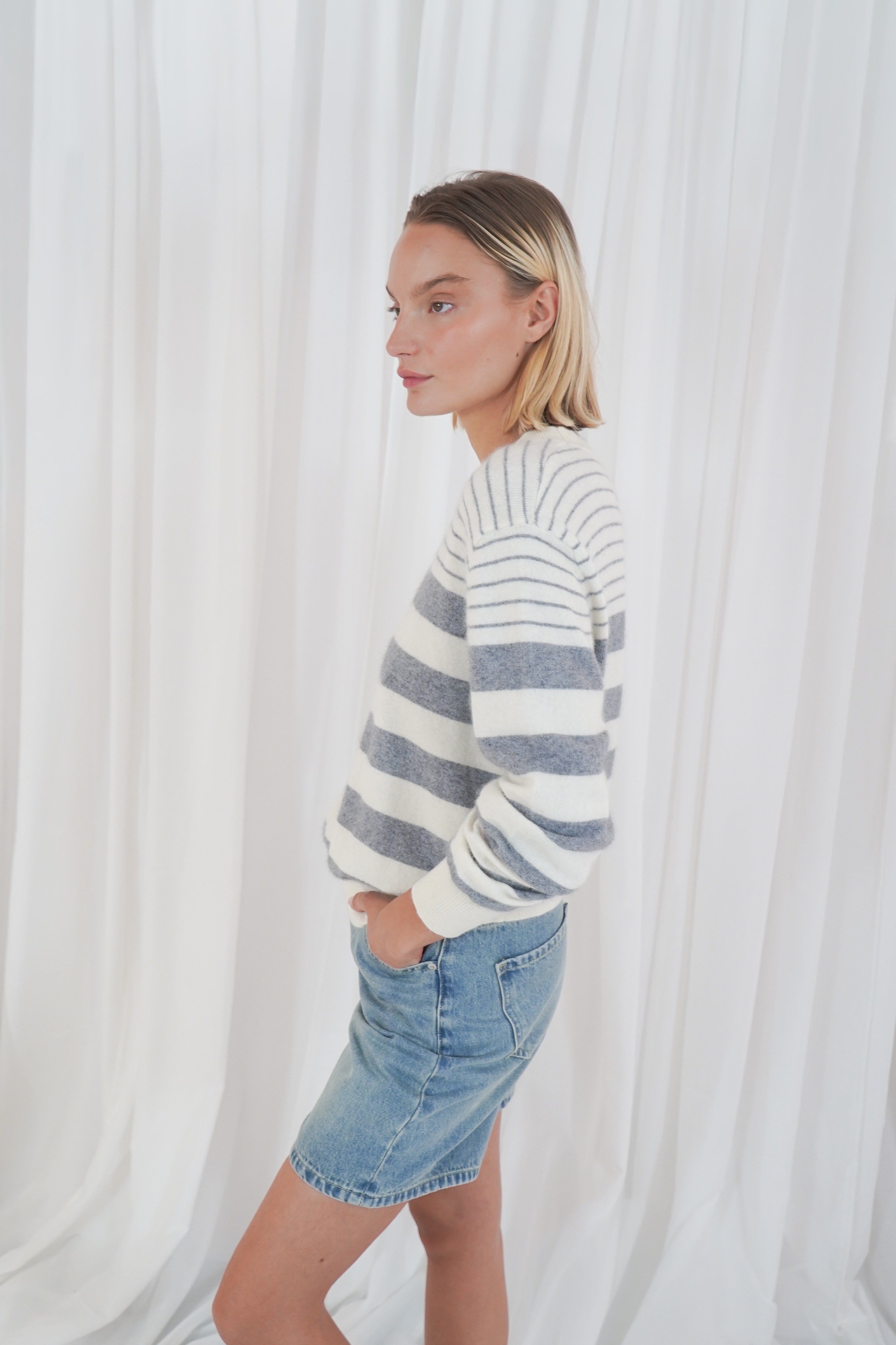 long sleeves round neck jumper with stripes