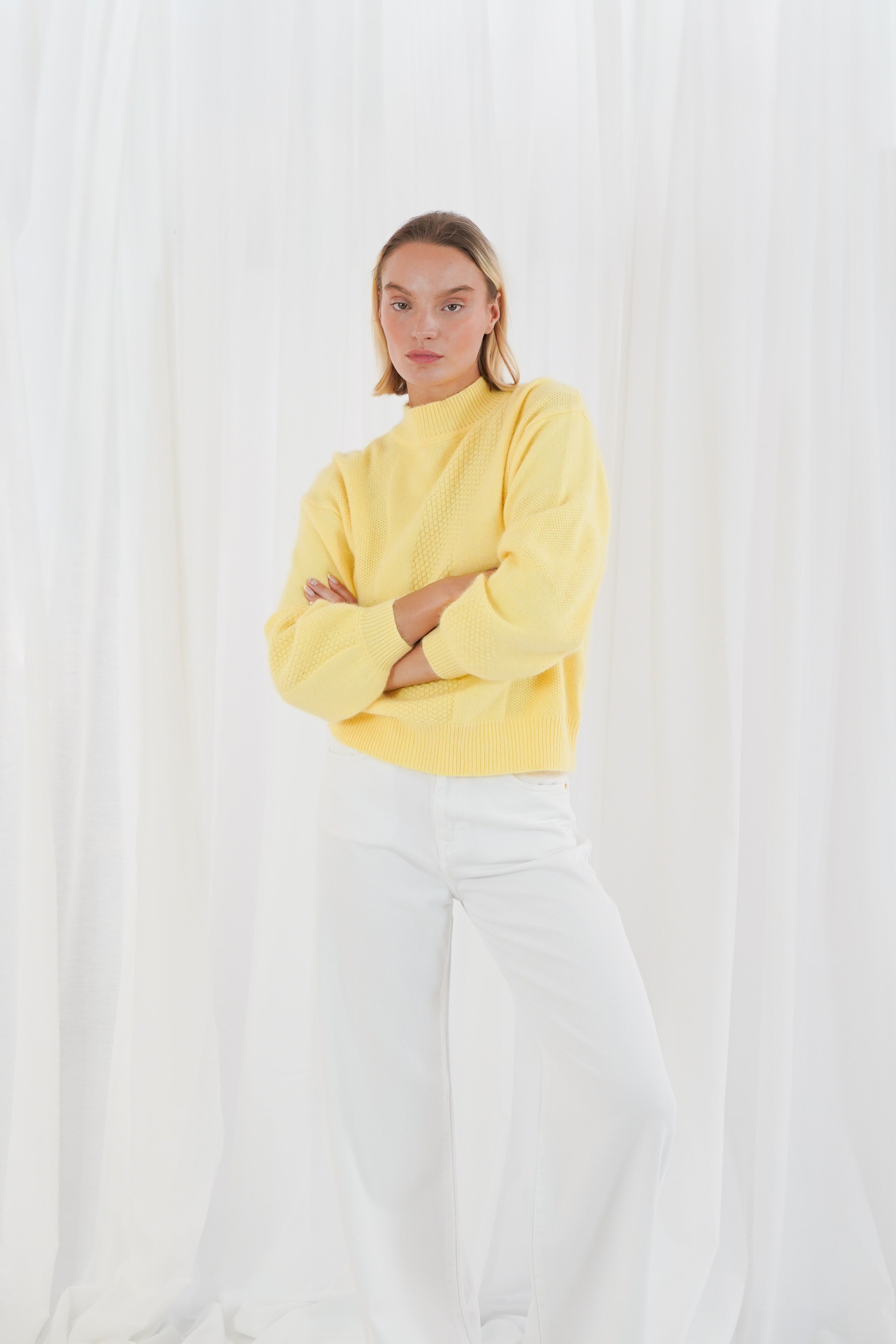 long sleeves high neck jumper with relief details