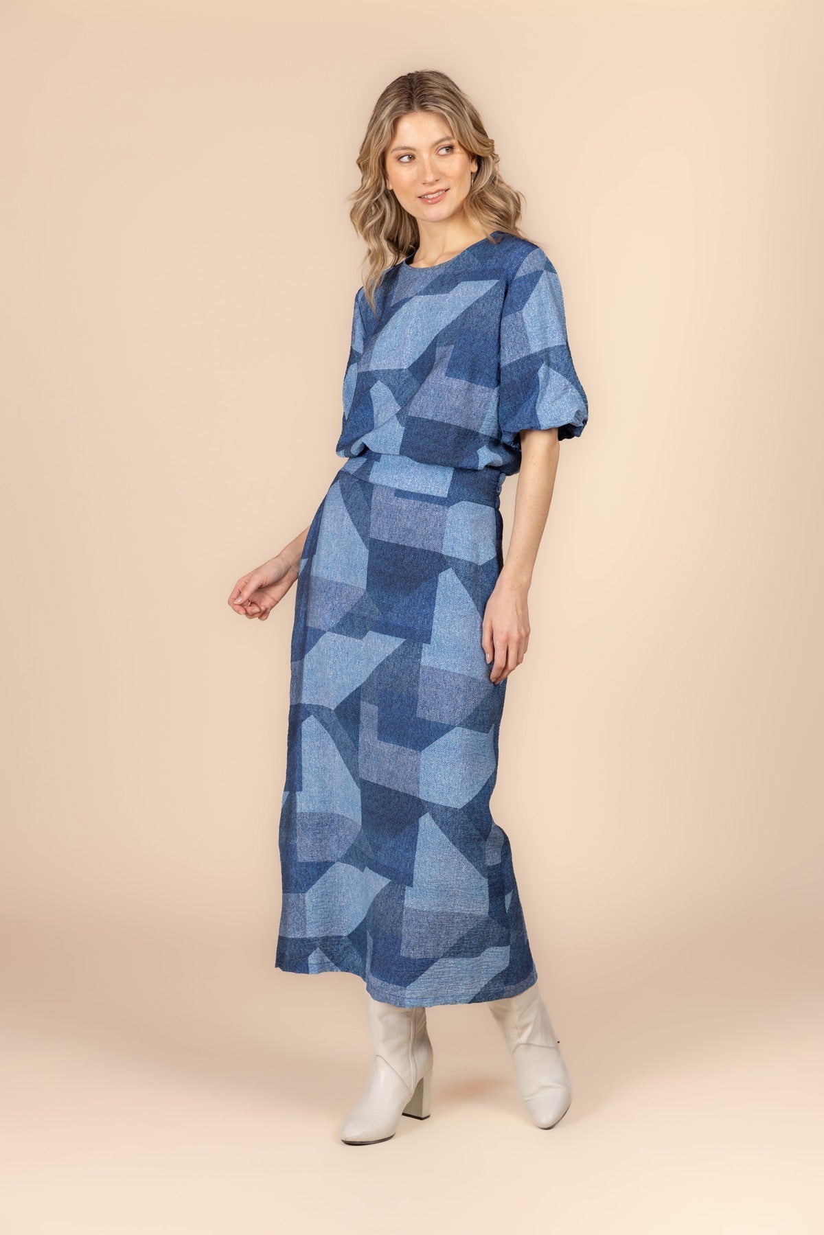 Four Roses Skirt AU 9627
