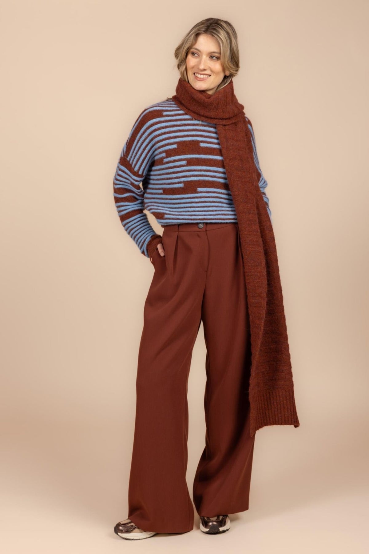 Four Roses Pants GU 9603
